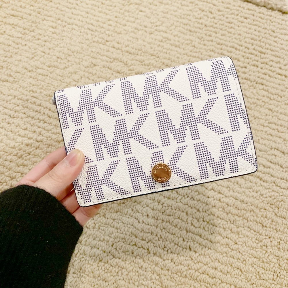 NWT Michael Michael Kors White Wallet